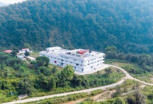 नेपालमा आउनोस्, नेपालमा धेरै राम्रो सम्भावना छ ।व्यवसायी अर्जुनकुमार श्रेष्ठ