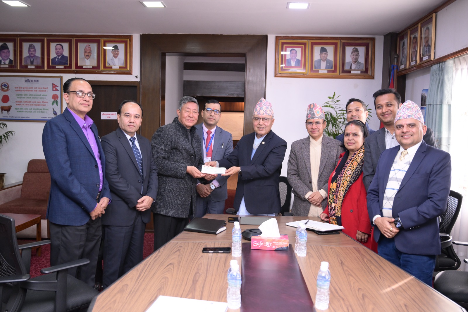 सिद्धार्थ प्रिमियर इन्स्योरेन्सले पुनःनिर्माण कोषमा दियो १ करोड १ लाख सहयोग