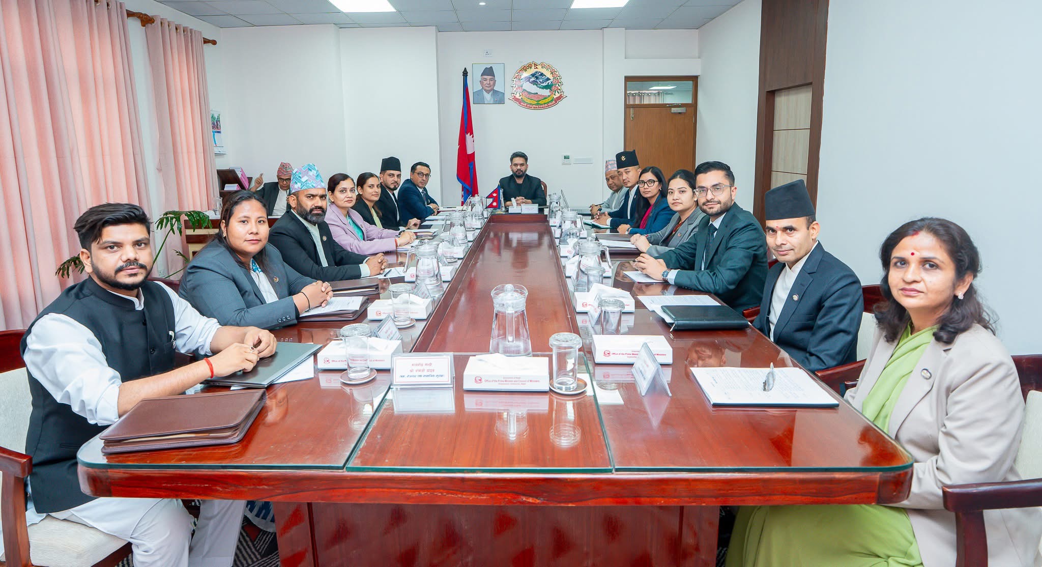 सरकारले अबदेखि सरकारी कर्मचारीहरूलाई १५/१५ दिनमै तलब दिने निर्णय गरेको छ।