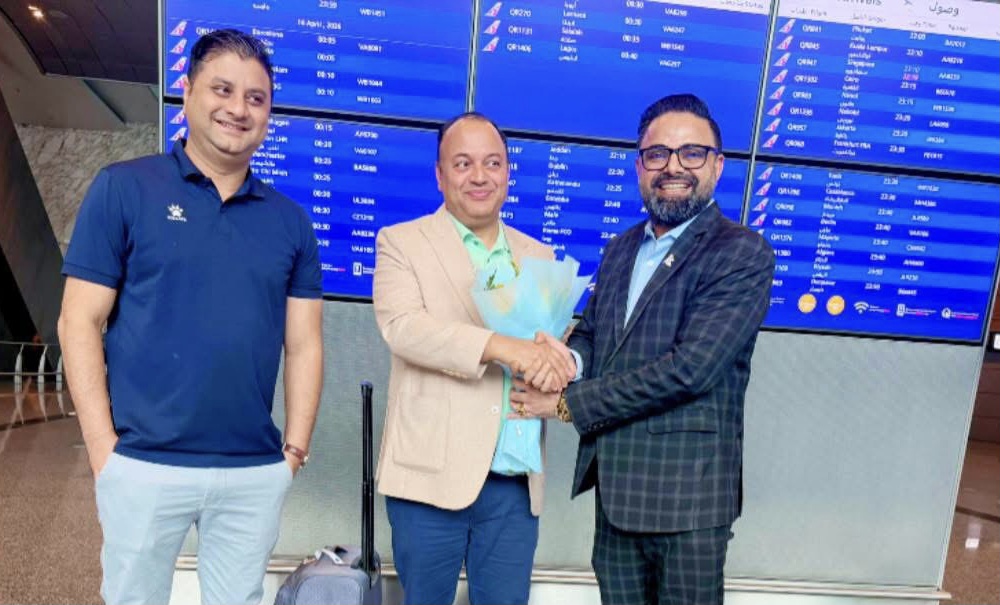 एनआरएनए अन्तर्राष्ट्रिय समन्वय परिषद्का अध्यक्ष डा. हेमराज शर्मा कतार आइपुग्दा भव्य स्वागत